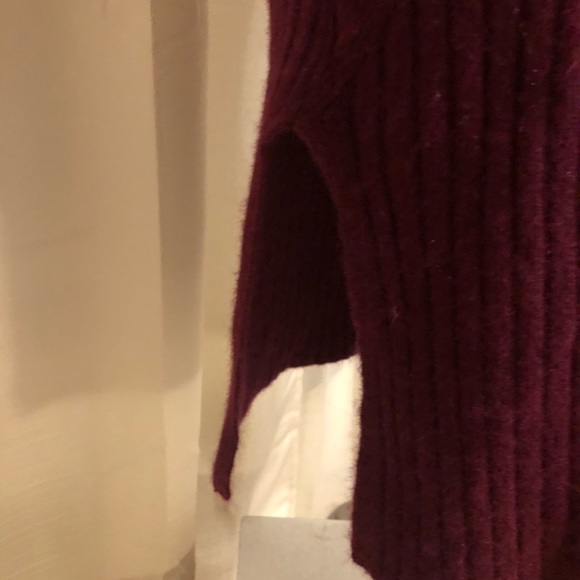 Burgundy Ribbed, side slit Cashmere Sweater - Picture 5 of 5